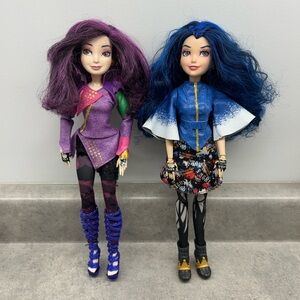 Hasbro Descendants dolls Evie and Mal